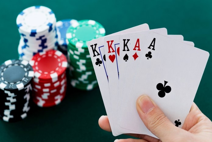 Hướng dẫn chơi poker Fb88 đơn giản 